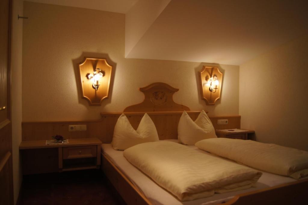Gaestehaus Alpina Maurach  Pokoj fotografie